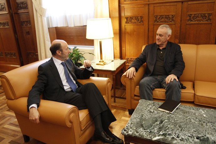 Alfredo Pérez Rubalcaba Y Cayo Lara