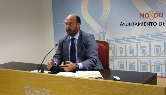 El Portavoz Del Gobierno Del Ayuntamiento De Sevilla, Francisco Pérez