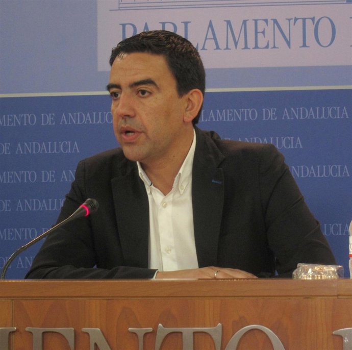 Mario Jiménez, Este Miércoles En Rueda De Prensa