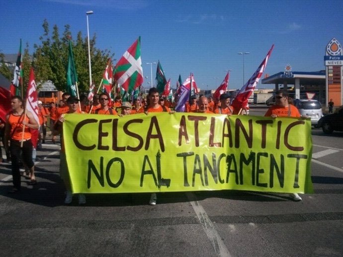 Manifestación De Los Trabajadores De Celsa Atlantic