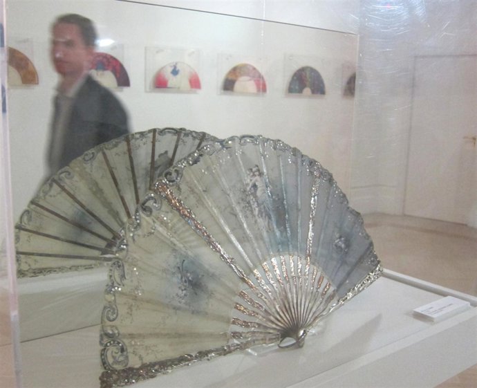 Exposición De Abanicos En El Museo González Martí