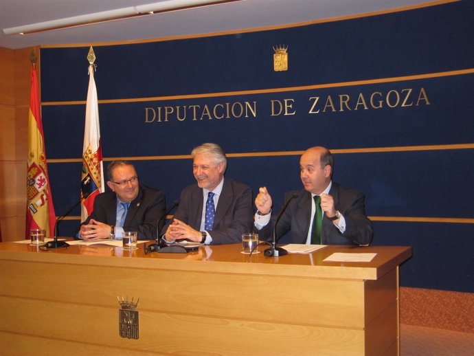 Bernardo Lario, José Manuel Larqué Y José Mª Moreno En La Rueda De Prensa