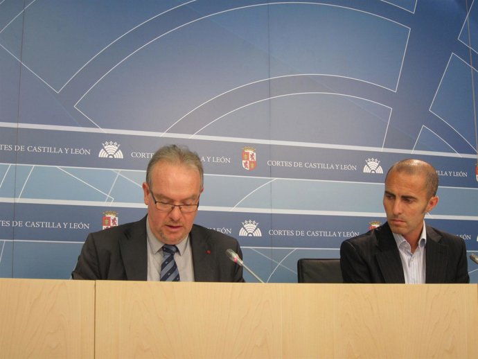 Los Procuradores Martín Y López Presentan Las Enmiendas Parciales