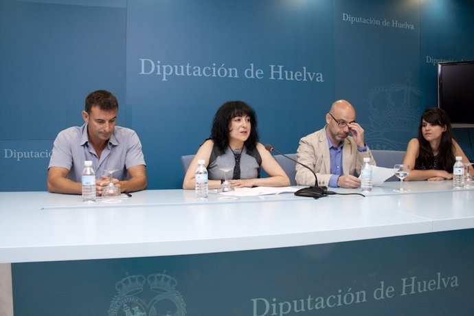 La Diputada De Cultura, Elena Tobar, En Rueda De Prensa. 