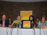 AMP- Sortu afirma que la sentencia del TC compromete a la IA en el camino "de no retorno" en su apuesta política