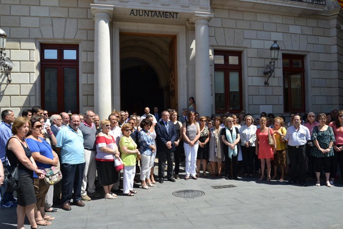 Minuto De Silencio En Reus (Tarragona)