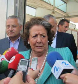 Barberá Atendiendo A Los Medios 