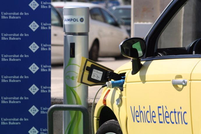 El Nuevo Punto De Recarga Eléctrica De Vehiculos Situado En La UIB