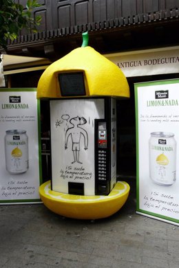 'Máquina Contra El Calor' Instalada En Sevilla Por La Marca Limon Nada