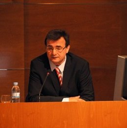 Dr. Santi Nonell, Professor Catedrático Del Departament De Química Orgànica IQS