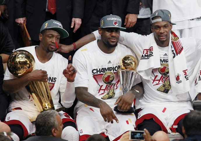 Dwayne Wade, Lebron James Y Chris Bosh, Miami Heat Campeones De La NBA