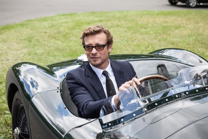 Longines presenta oficialmente a Simon Baker como Embajador de la Elegancia 
