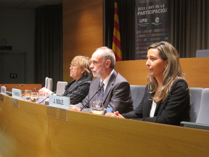 El rector de la UAB, Ferran Sancho, toma posesión del cargo