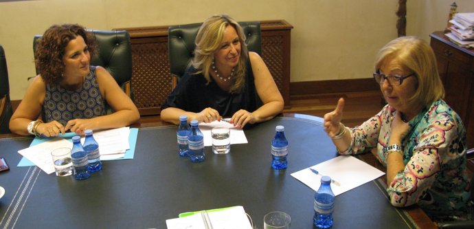 PSOE se reúne con Adelaida de la Calle