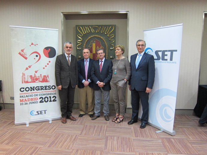 Los Expertos Posan Antes De La Presentación Del II Congreso De La SET