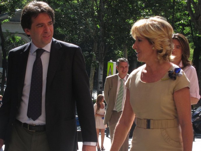 Esperanza Aguirre Y Percival Manglano