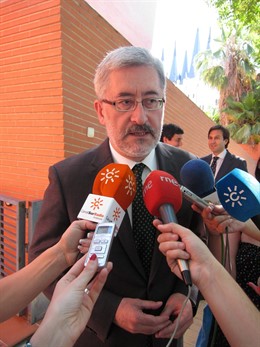 El Consejero De Economía, Innovación, Ciencia Y Empleo, Antonio Ávila