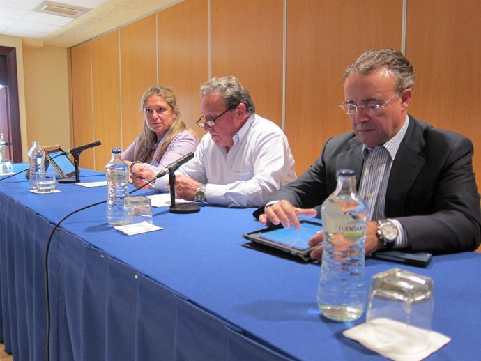 Por La Izquierda, Herranz, Artime Y Garriga.