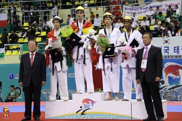 Joel González, Reeditó Su Título Mundial En -58 Kilos