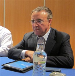 Salvador Garriga, Durante La Rueda De Prensa.