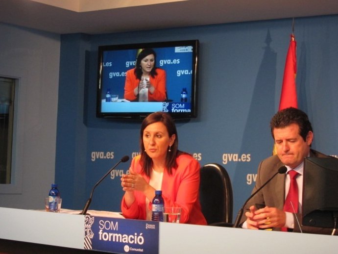 Català En La Rueda De Prensa Posterior Al Pleno Del Consell