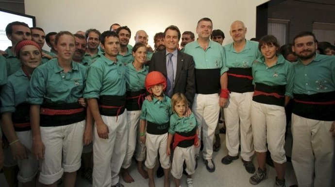 El Presidente Artur Mas Con Los Castellers De Vilafranca