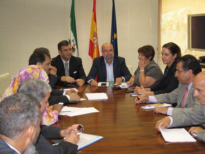 Reunión Entre Antonio Jesús Roldán Y Los Embajadores De La Liga Árabe