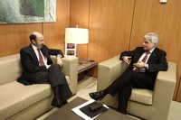 Rubalcaba censura que Aguirre ponga "a caldo" al Constitucional porque "no le gusta" la legalización de Sortu