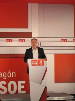 El Secretario De Política Institucional Del PSOE En Aragón, Miguel Gracia.