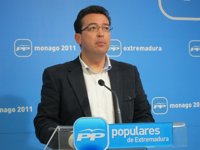 Fernando Manzano resalta que el PP está "aprendiendo a marchas forzadas" a gobernar Extremadura