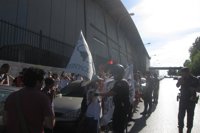 Cerca de 300 personas protestan contra Cospedal a las puertas del Congreso del PP de Cuenca