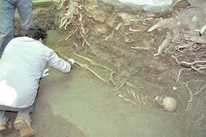 Exhumacion de una fosa en Alhendín