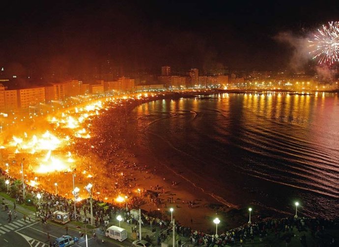 Celebración De San Juan En A Coruña