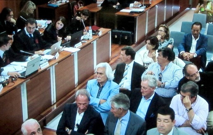 Algunos acusados y abogados en el juicio del caso 'Malaya'