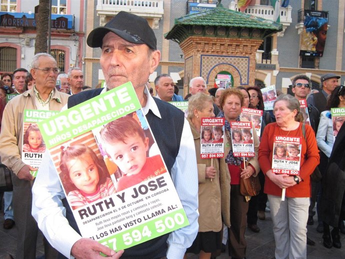 Un Asistente A La Concentración En Huelva Por Ruth Y José. 
