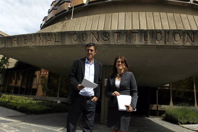 Soraya Rodríguez Y Eduardo Madina Entregan Recurso Al Decreto De RTVE