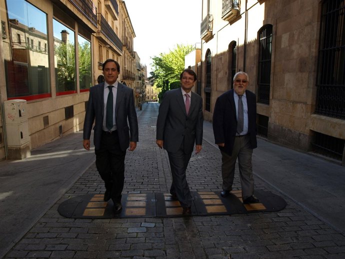 Carlos García Carbayo. Alfonso Fernández Mañueco Y Ángel Lago