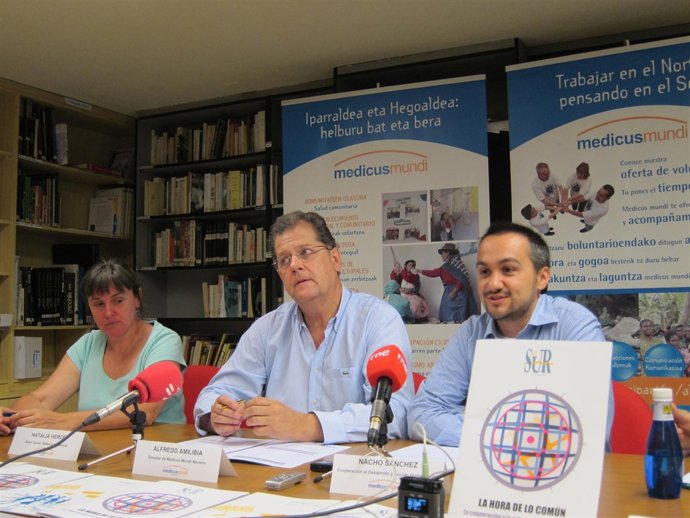 Representantes De Medicus Mundi Navarra.