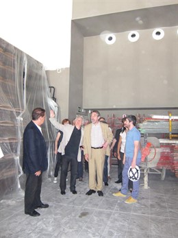 El Alcalde Belloch En La Visita A Las Obras Del Teatro De Las Esquinas