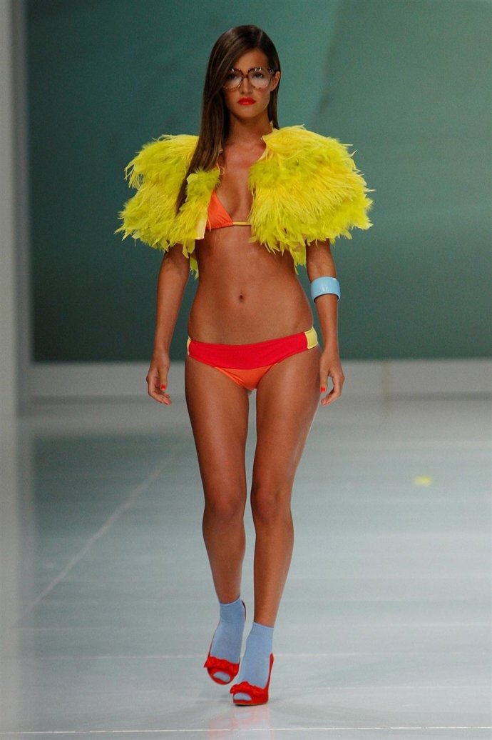 Malena Costa se sube a la V Pasarela Internacional de Baño Gran Canaria Moda Cál