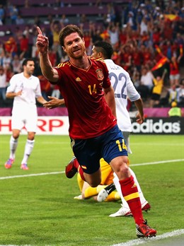 Xabi Alonso Celebra Con Gol Su Centenario Con España