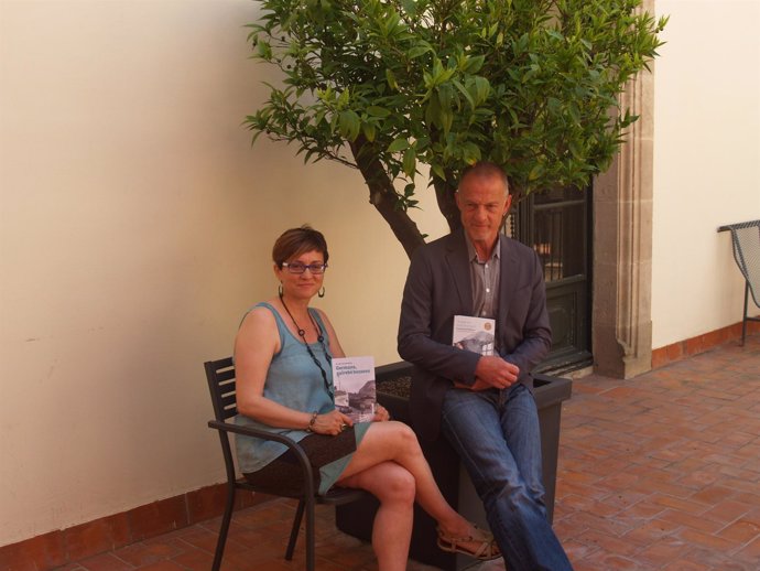 Los Escritores Mercè Cuartiella Y Gerbrand Bakker, Premio Llibreter 2012