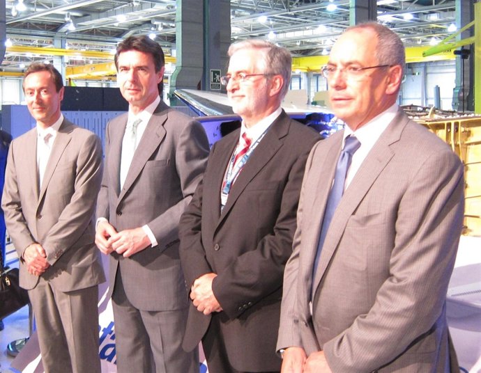 Soria Visita La Planta De Airbus En Getafe