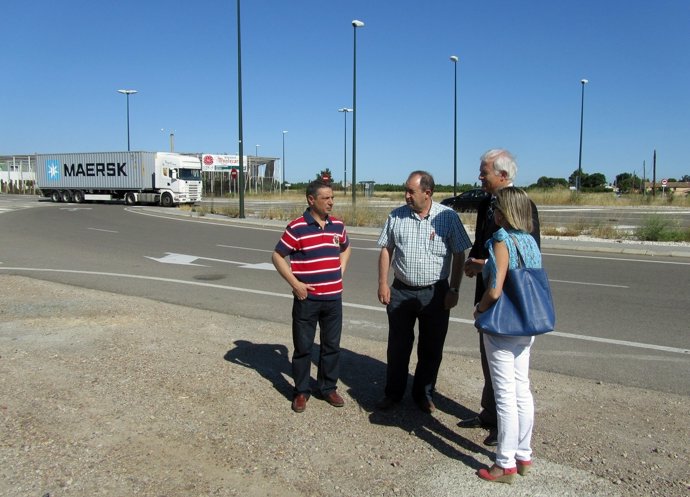 El Protavoz Del PP, Eloy Suárez, En La Rotonda De Garrapinillos