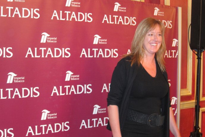 Alison Cooper, Consejera Delegada De Imperial Tobacco