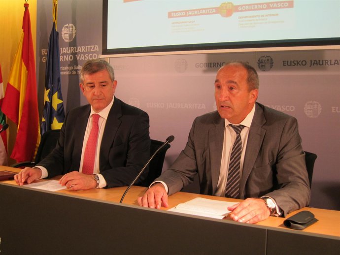 Fernández De Arroiabe Y José Manuel Gallego