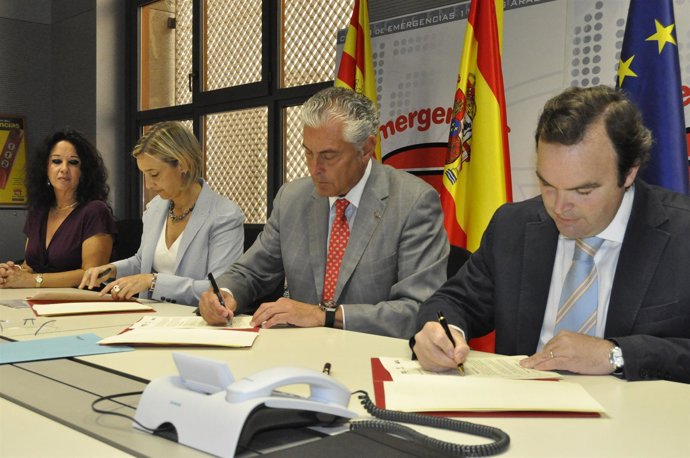 Acto De Firma De La Campaña 'Montañas Seguras'