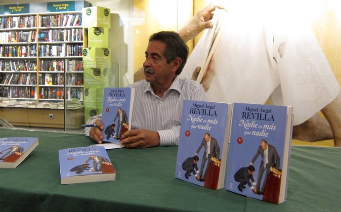 El Expresidente De Cantabria, Miguel Ángel Revilla, Presenta Su Libro