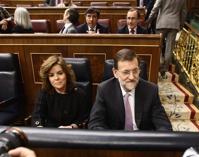 Soraya Sáenz De Santamaría Y Mariano Rajoy, En El Banco Azul