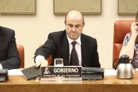 De Guindos: las preferentes no se tenían que haber colocado a "muchos" clientes